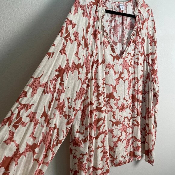 Old Navy Womens Plus XL Floral Long Sleeve Blouse Shirt Top V Neck - Picture 3 of 7